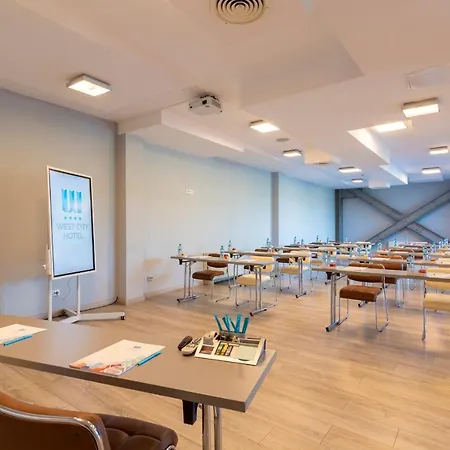 Szálloda West 4*